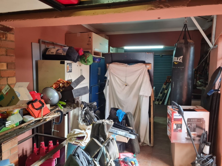 To Let 7 Bedroom Property for Rent in Lenasia Ext 1 Gauteng