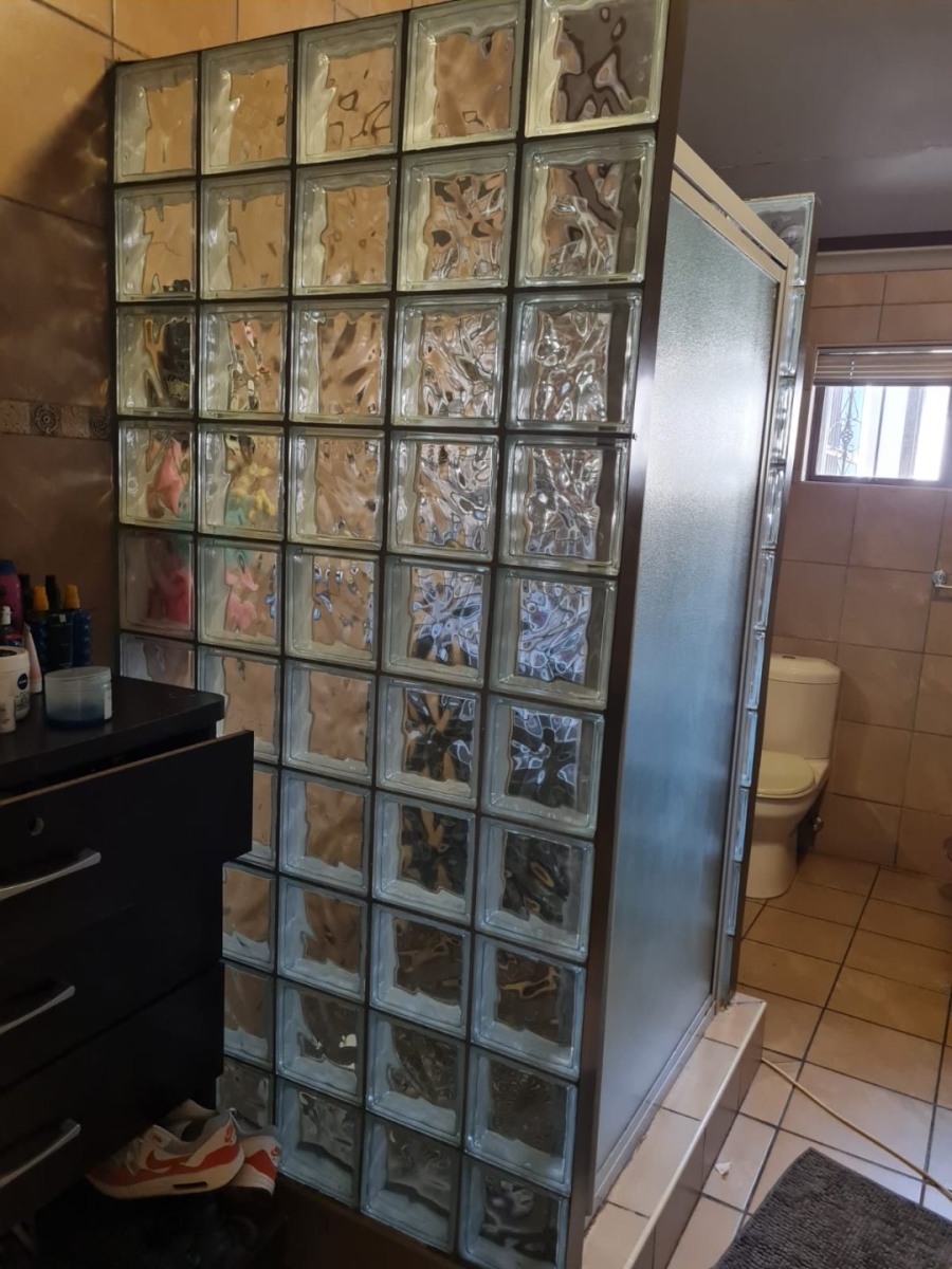 To Let 7 Bedroom Property for Rent in Lenasia Ext 1 Gauteng