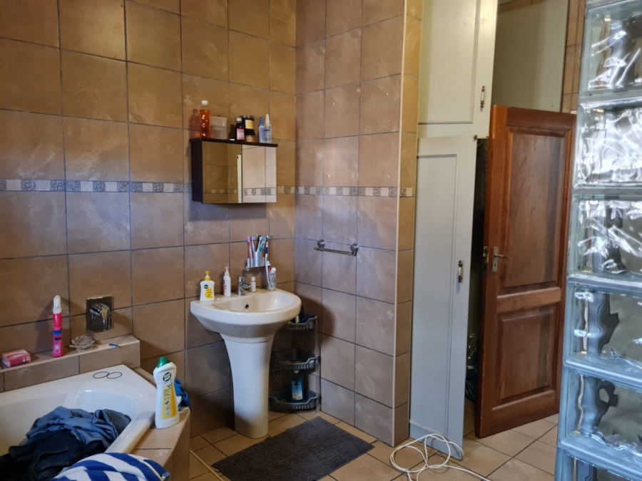 To Let 7 Bedroom Property for Rent in Lenasia Ext 1 Gauteng