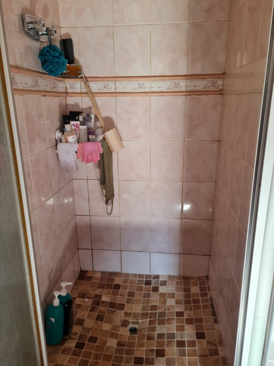 To Let 7 Bedroom Property for Rent in Lenasia Ext 1 Gauteng