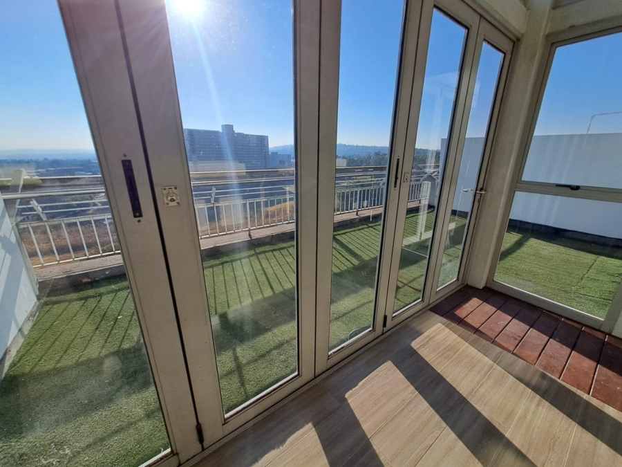 To Let 2 Bedroom Property for Rent in Bedfordview Gauteng