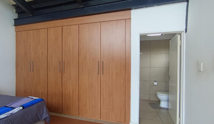 1 Bedroom Property for Sale in Amberfield Gauteng