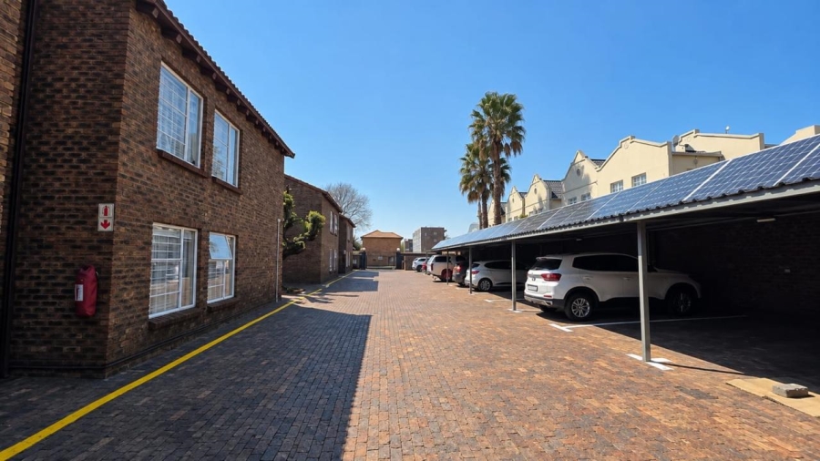 2 Bedroom Property for Sale in New Redruth Gauteng