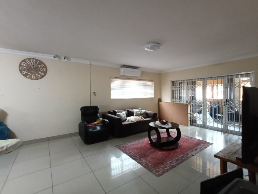 4 Bedroom Property for Sale in Rooihuiskraal Gauteng