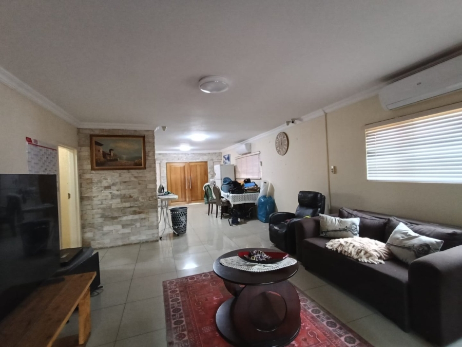4 Bedroom Property for Sale in Rooihuiskraal Gauteng