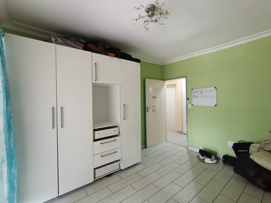 4 Bedroom Property for Sale in Rooihuiskraal Gauteng