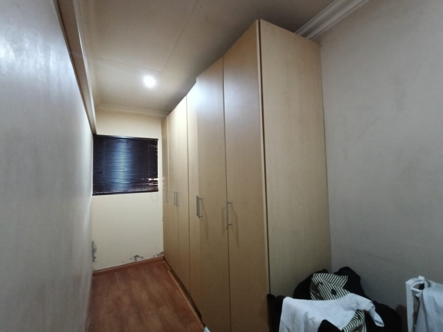 4 Bedroom Property for Sale in Rooihuiskraal Gauteng