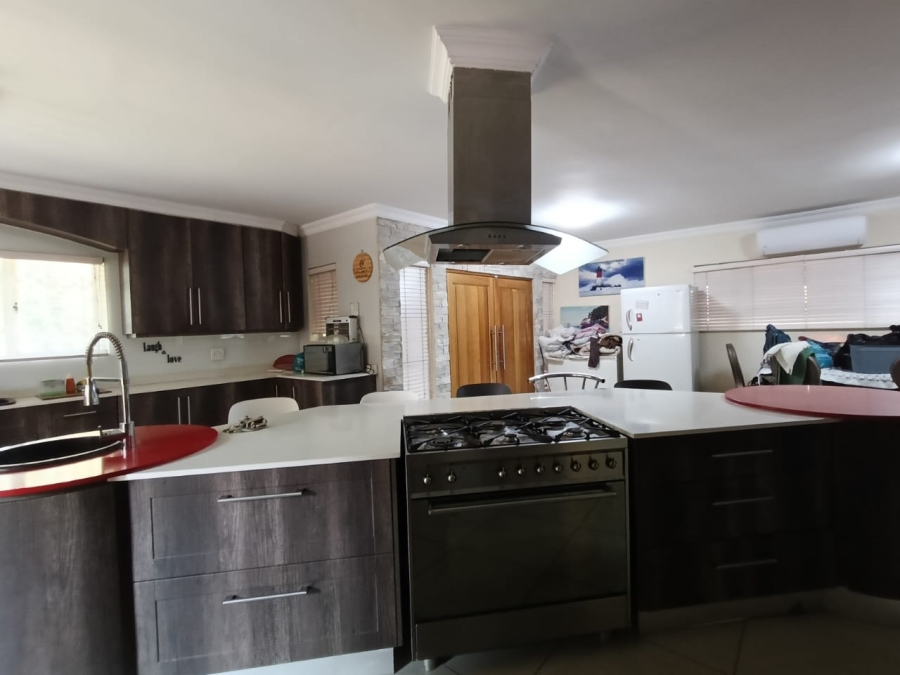 4 Bedroom Property for Sale in Rooihuiskraal Gauteng