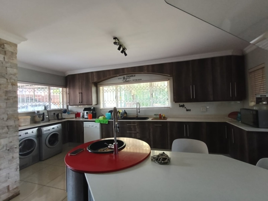 4 Bedroom Property for Sale in Rooihuiskraal Gauteng