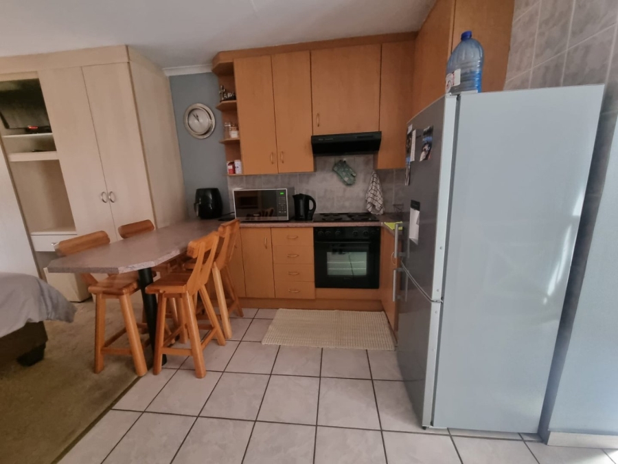 2 Bedroom Property for Sale in Vaaloewer Gauteng