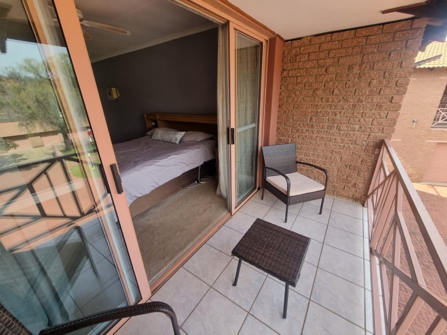2 Bedroom Property for Sale in Vaaloewer Gauteng