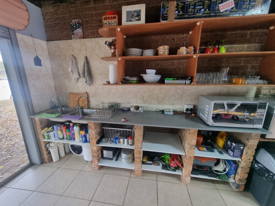 2 Bedroom Property for Sale in Vaaloewer Gauteng