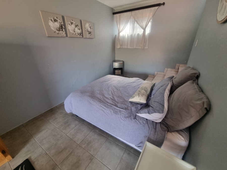 2 Bedroom Property for Sale in Vaaloewer Gauteng
