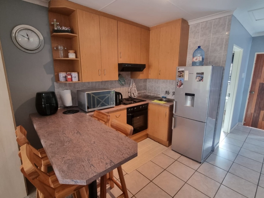 2 Bedroom Property for Sale in Vaaloewer Gauteng