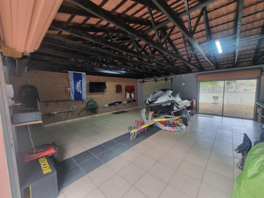 2 Bedroom Property for Sale in Vaaloewer Gauteng