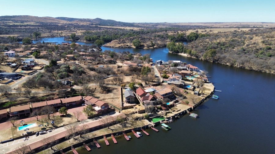2 Bedroom Property for Sale in Vaaloewer Gauteng