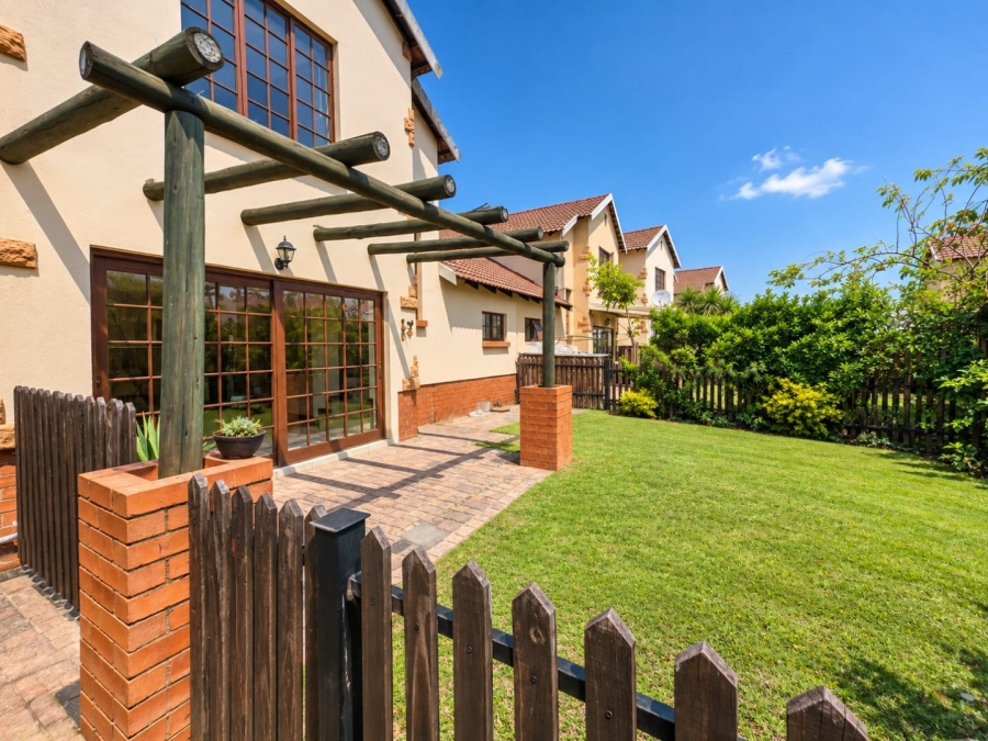 2 Bedroom Property for Sale in Montana Tuine Gauteng