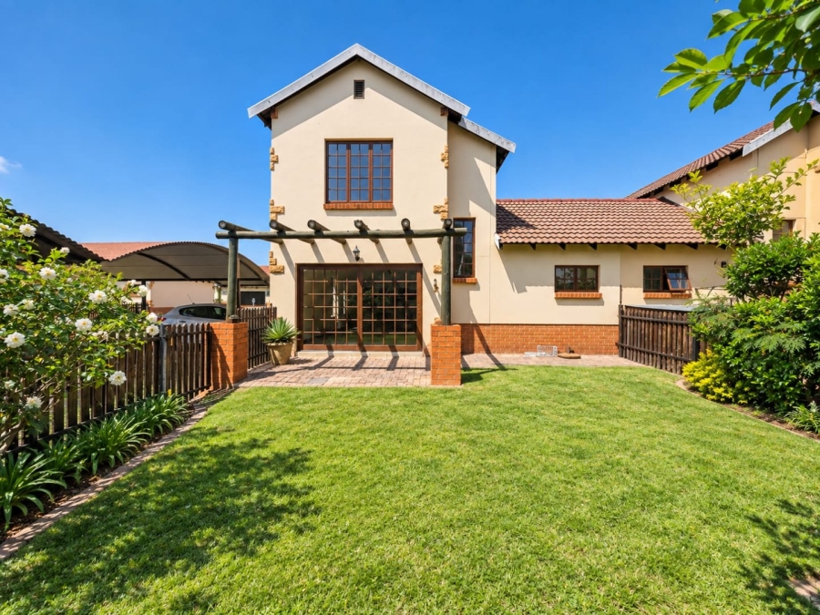 2 Bedroom Property for Sale in Montana Tuine Gauteng