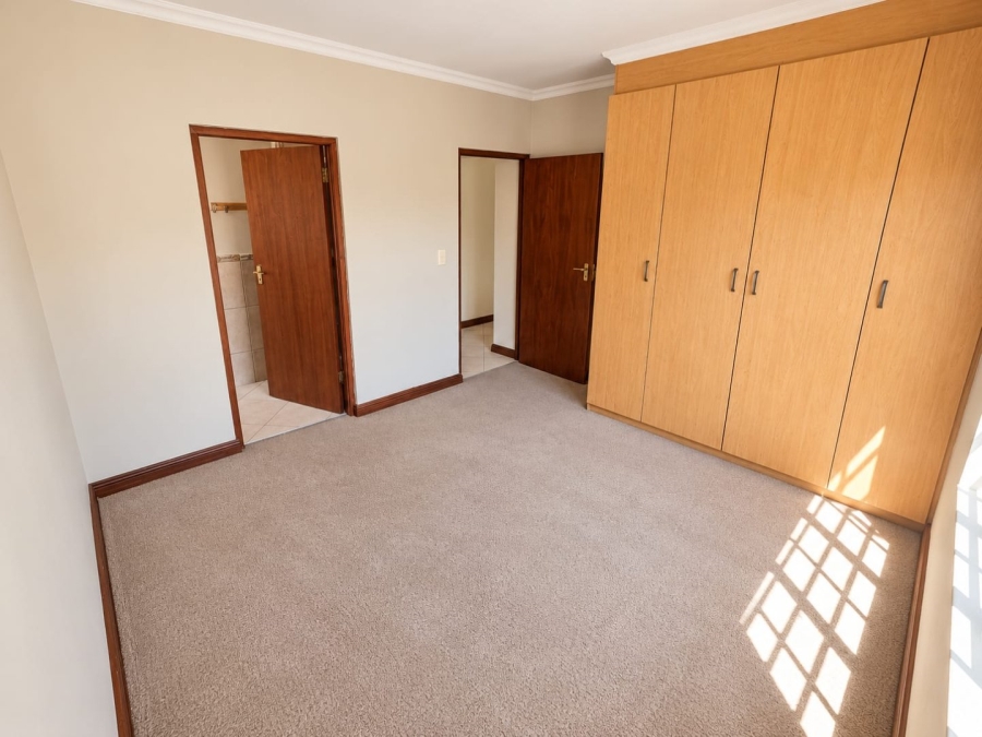 2 Bedroom Property for Sale in Montana Tuine Gauteng