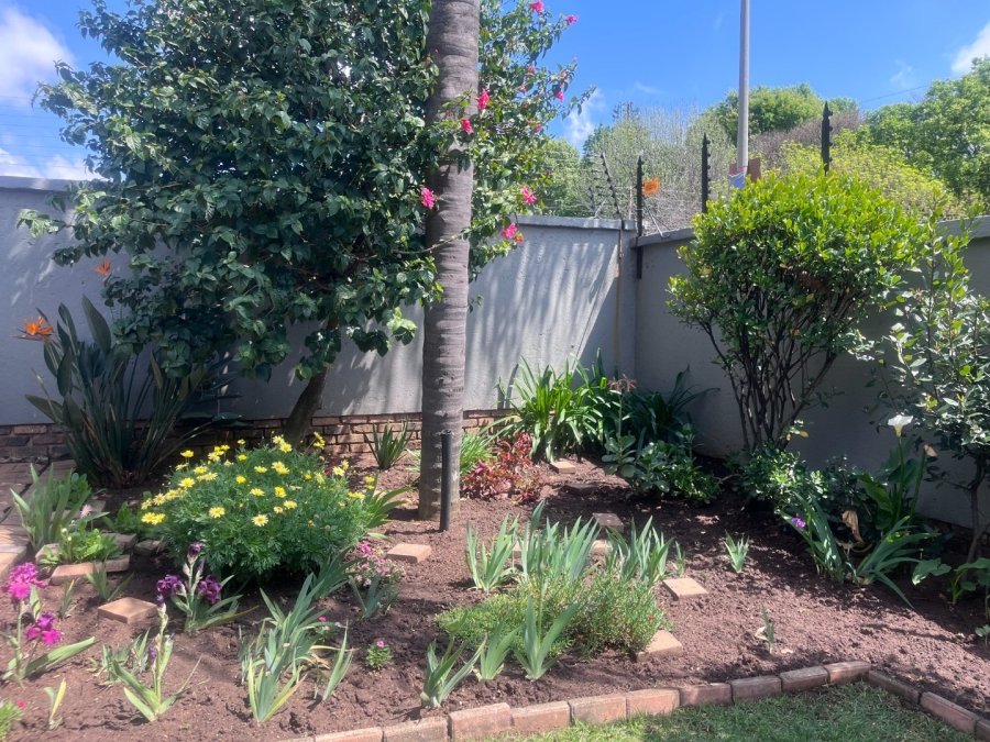 3 Bedroom Property for Sale in Glen Marais Gauteng