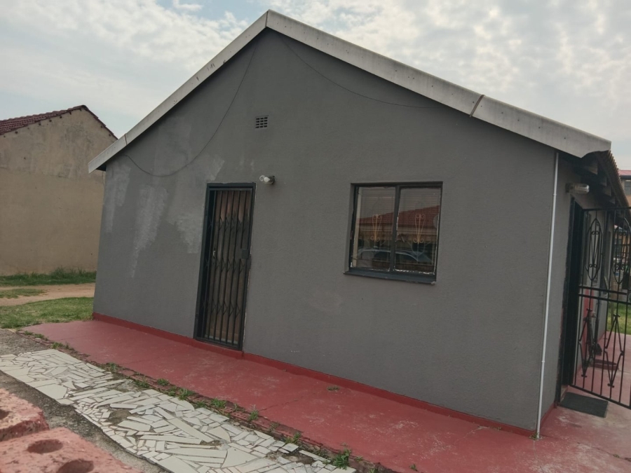 5 Bedroom Property for Sale in Vosloorus Ext 8 Gauteng