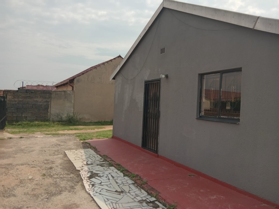 5 Bedroom Property for Sale in Vosloorus Ext 8 Gauteng