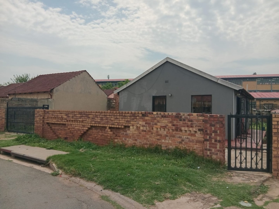 5 Bedroom Property for Sale in Vosloorus Ext 8 Gauteng