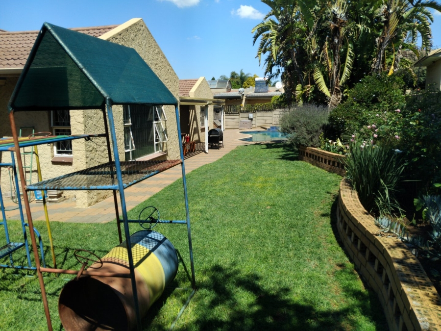 3 Bedroom Property for Sale in Edenvale Central Gauteng