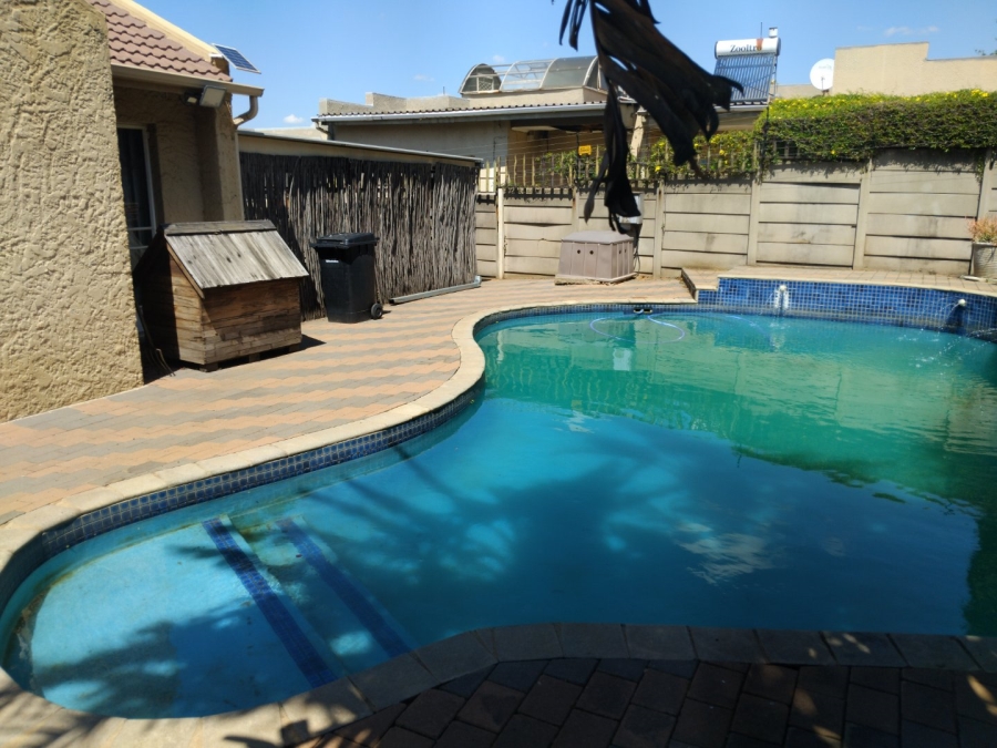 3 Bedroom Property for Sale in Edenvale Central Gauteng