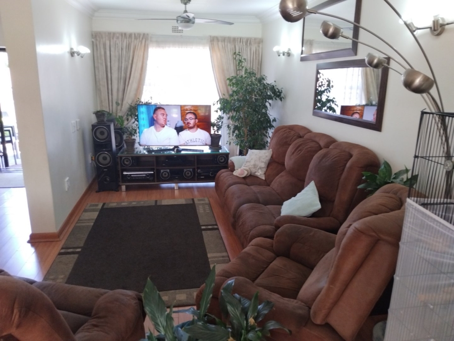 3 Bedroom Property for Sale in Edenvale Central Gauteng