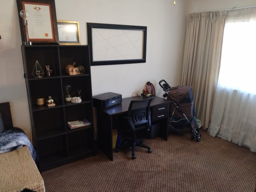 3 Bedroom Property for Sale in Edenvale Central Gauteng