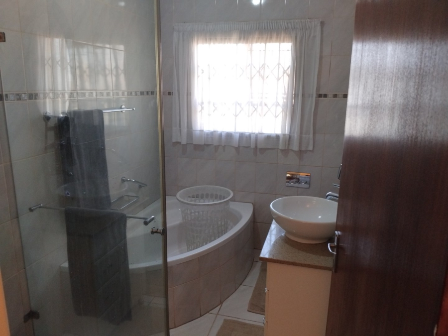 3 Bedroom Property for Sale in Edenvale Central Gauteng