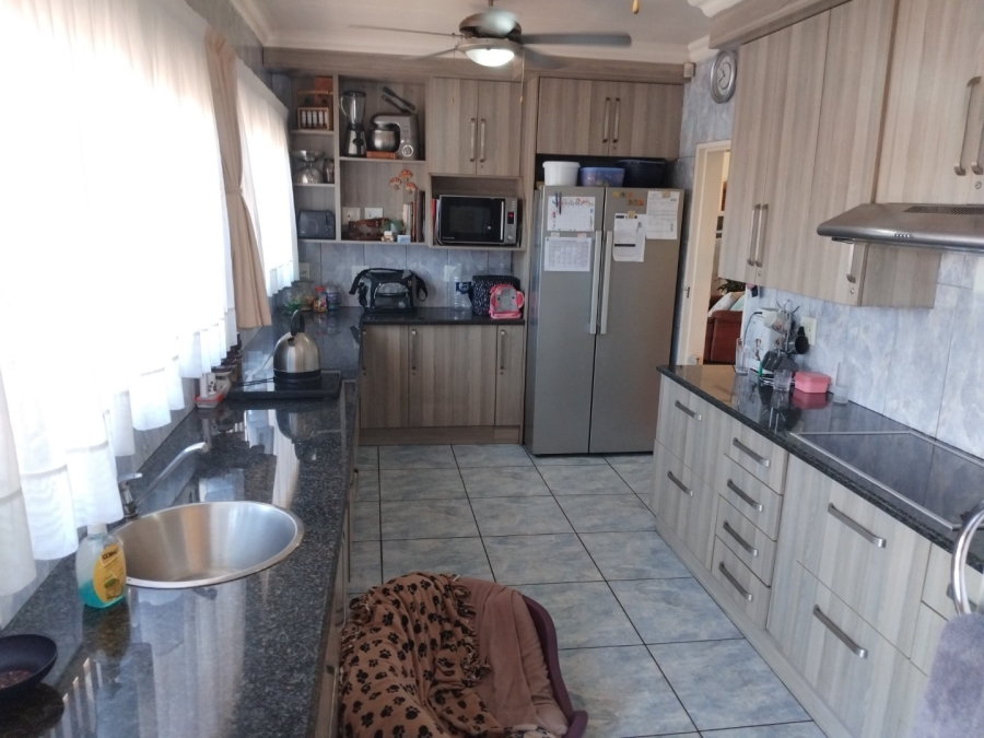3 Bedroom Property for Sale in Edenvale Central Gauteng