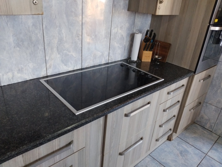 3 Bedroom Property for Sale in Edenvale Central Gauteng