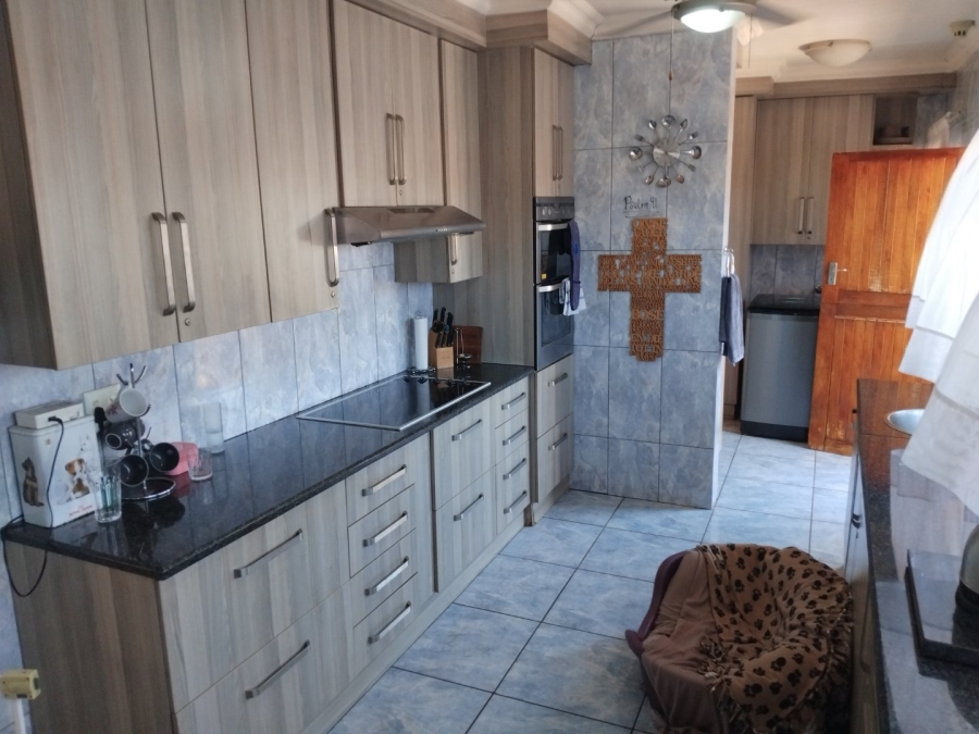 3 Bedroom Property for Sale in Edenvale Central Gauteng