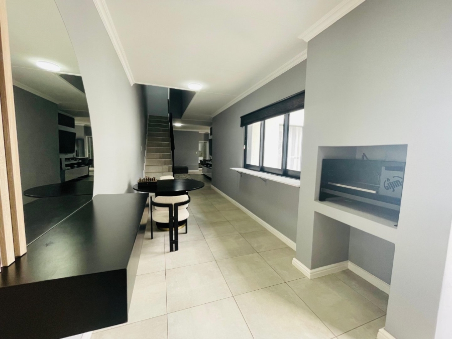 3 Bedroom Property for Sale in Glen Austin Gauteng