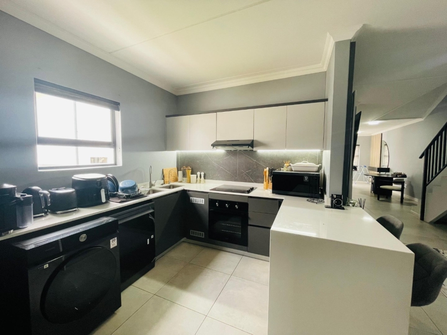 3 Bedroom Property for Sale in Glen Austin Gauteng