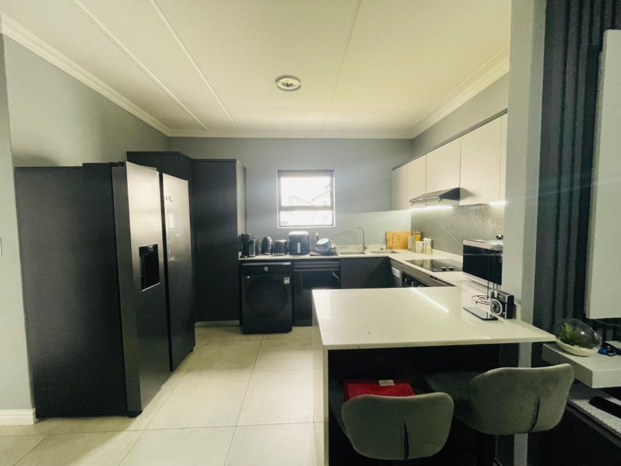 3 Bedroom Property for Sale in Glen Austin Gauteng