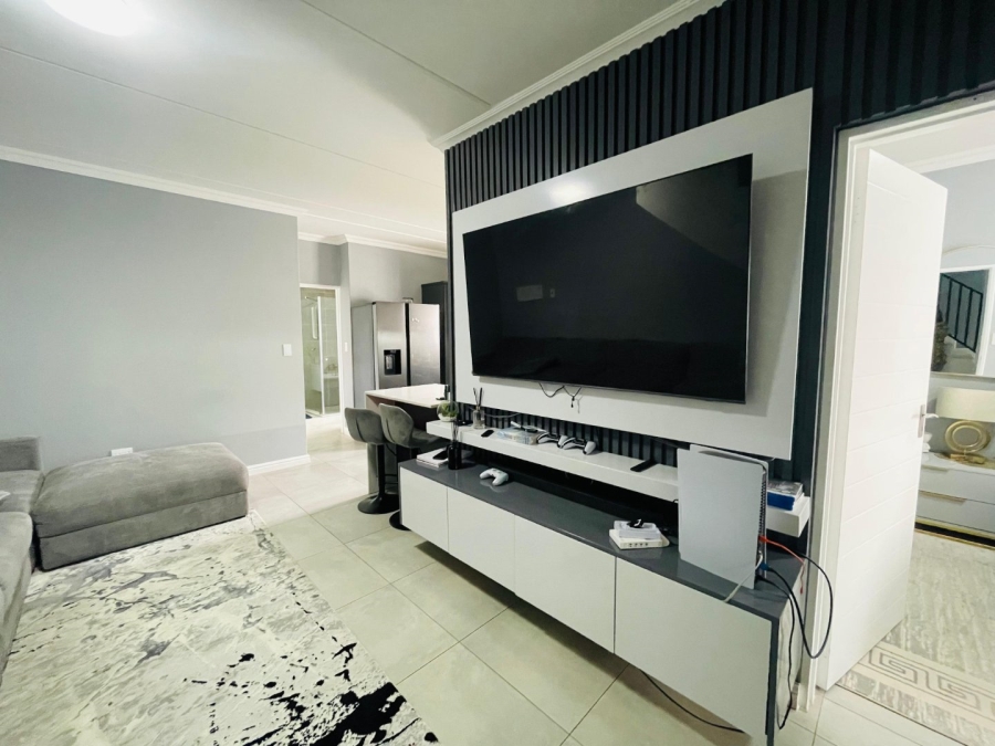 3 Bedroom Property for Sale in Glen Austin Gauteng