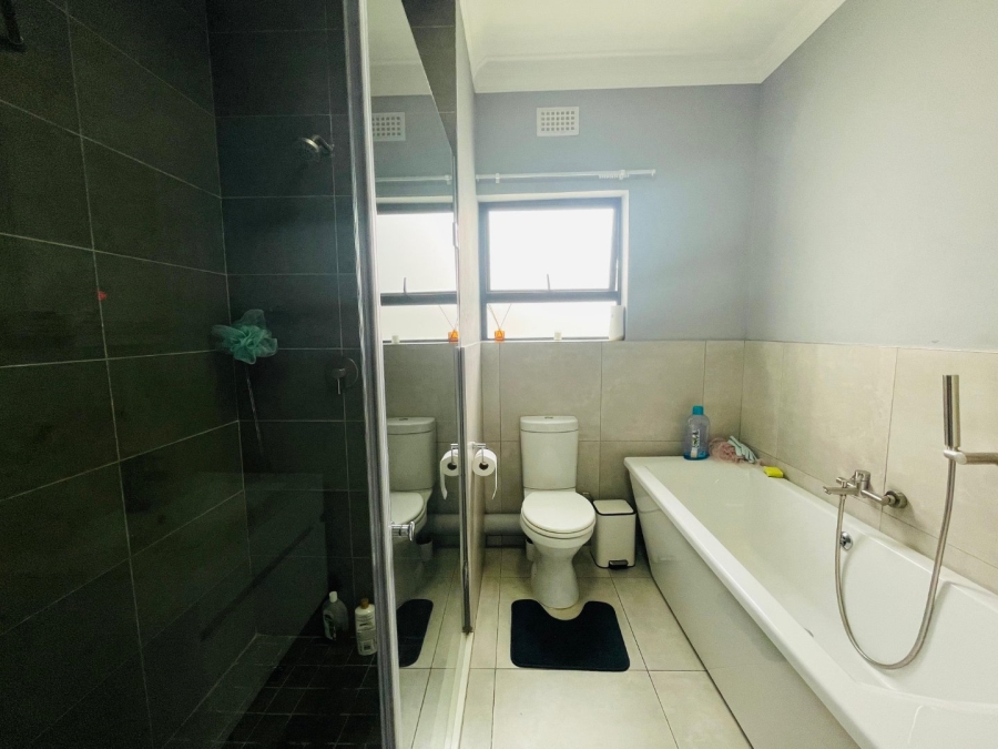 3 Bedroom Property for Sale in Glen Austin Gauteng