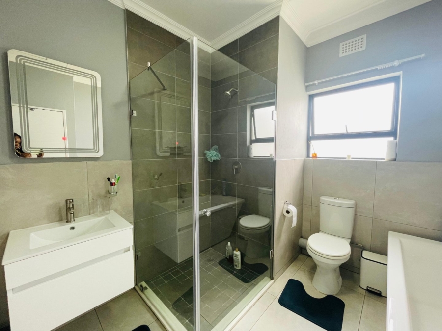 3 Bedroom Property for Sale in Glen Austin Gauteng