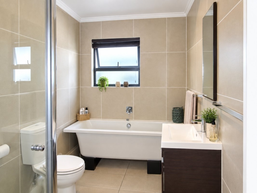 2 Bedroom Property for Sale in Greenstone Ridge Gauteng