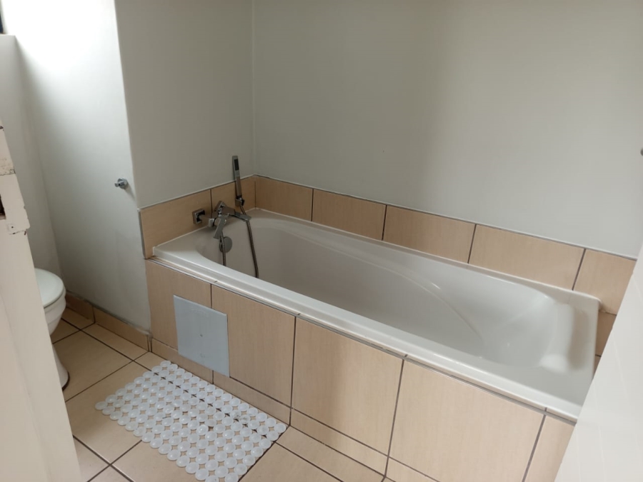 To Let 2 Bedroom Property for Rent in Halfway Gardens Gauteng