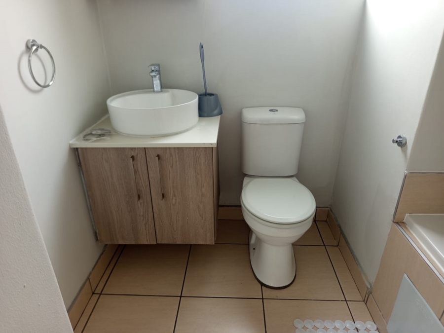 To Let 2 Bedroom Property for Rent in Halfway Gardens Gauteng