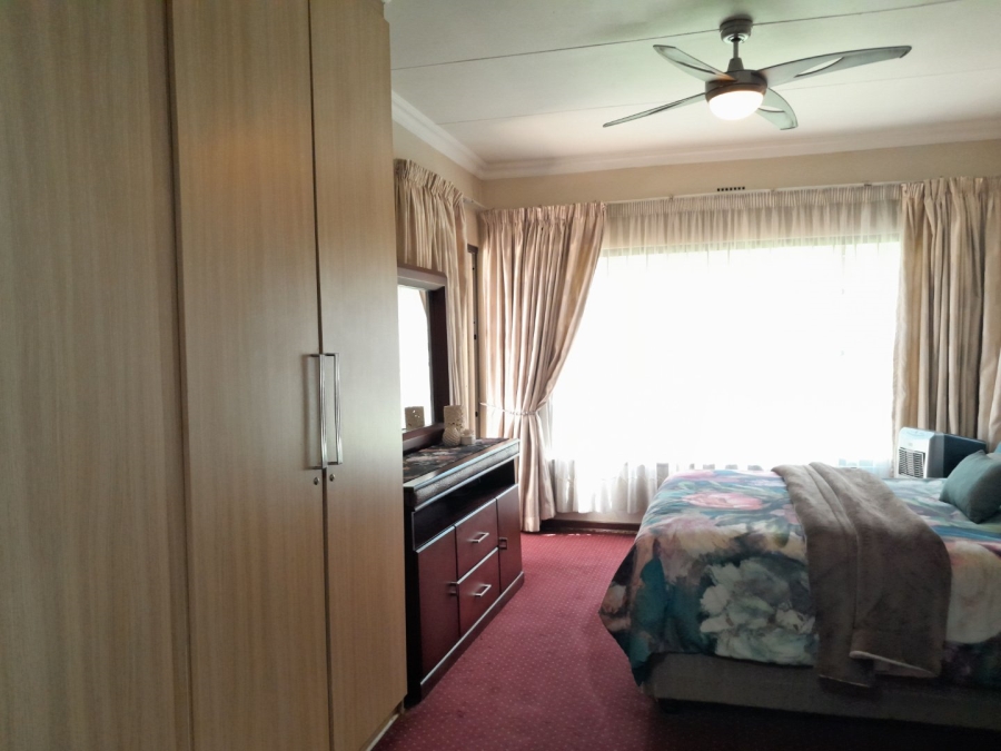 3 Bedroom Property for Sale in Edenvale Central Gauteng
