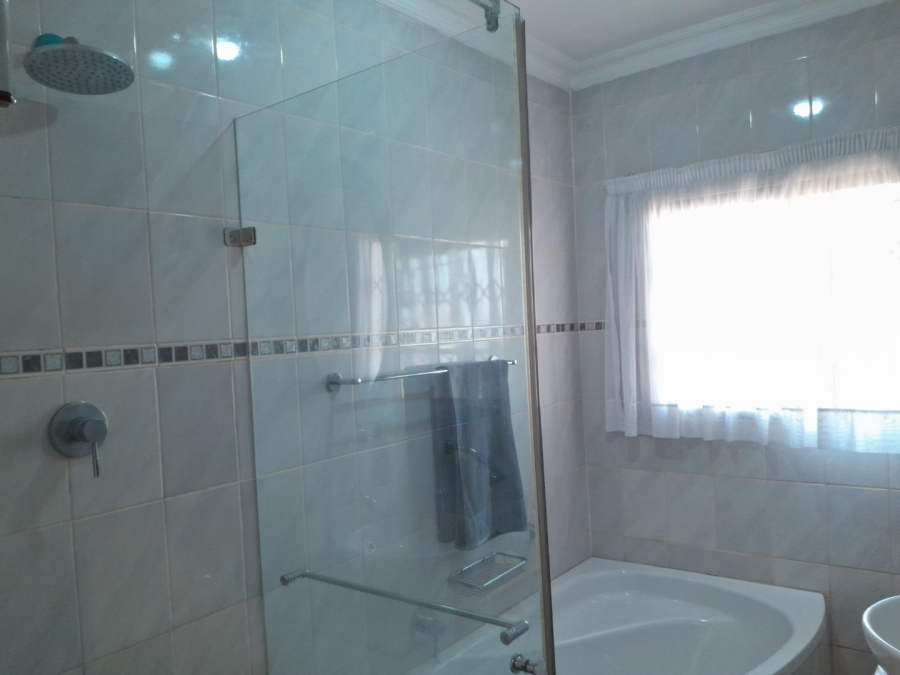 3 Bedroom Property for Sale in Edenvale Central Gauteng