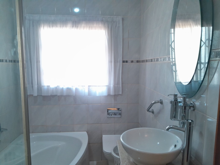 3 Bedroom Property for Sale in Edenvale Central Gauteng