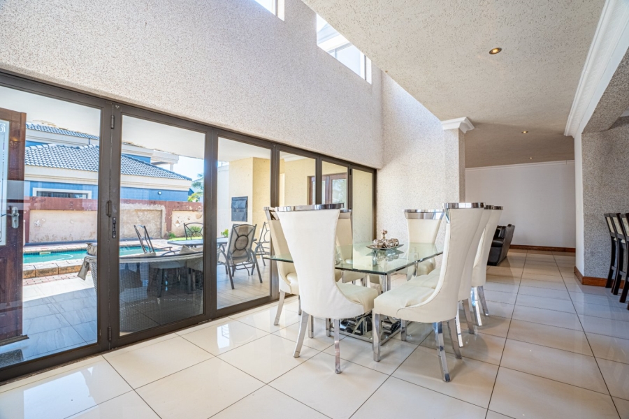 4 Bedroom Property for Sale in Heuwelsig Estate Gauteng