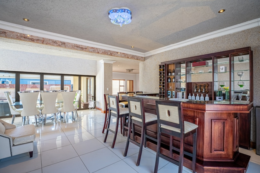 4 Bedroom Property for Sale in Heuwelsig Estate Gauteng