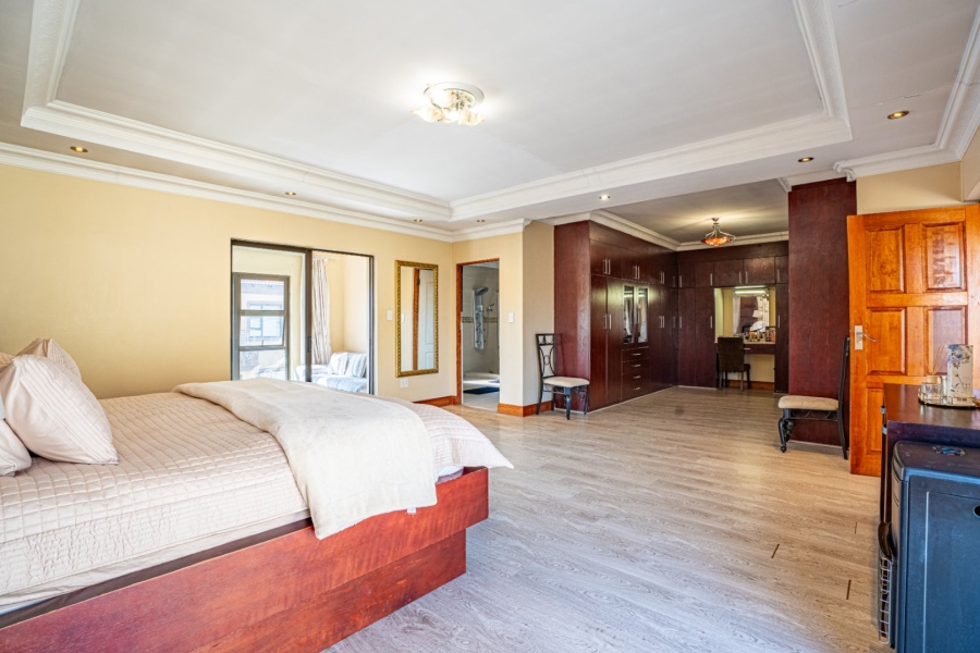 4 Bedroom Property for Sale in Heuwelsig Estate Gauteng